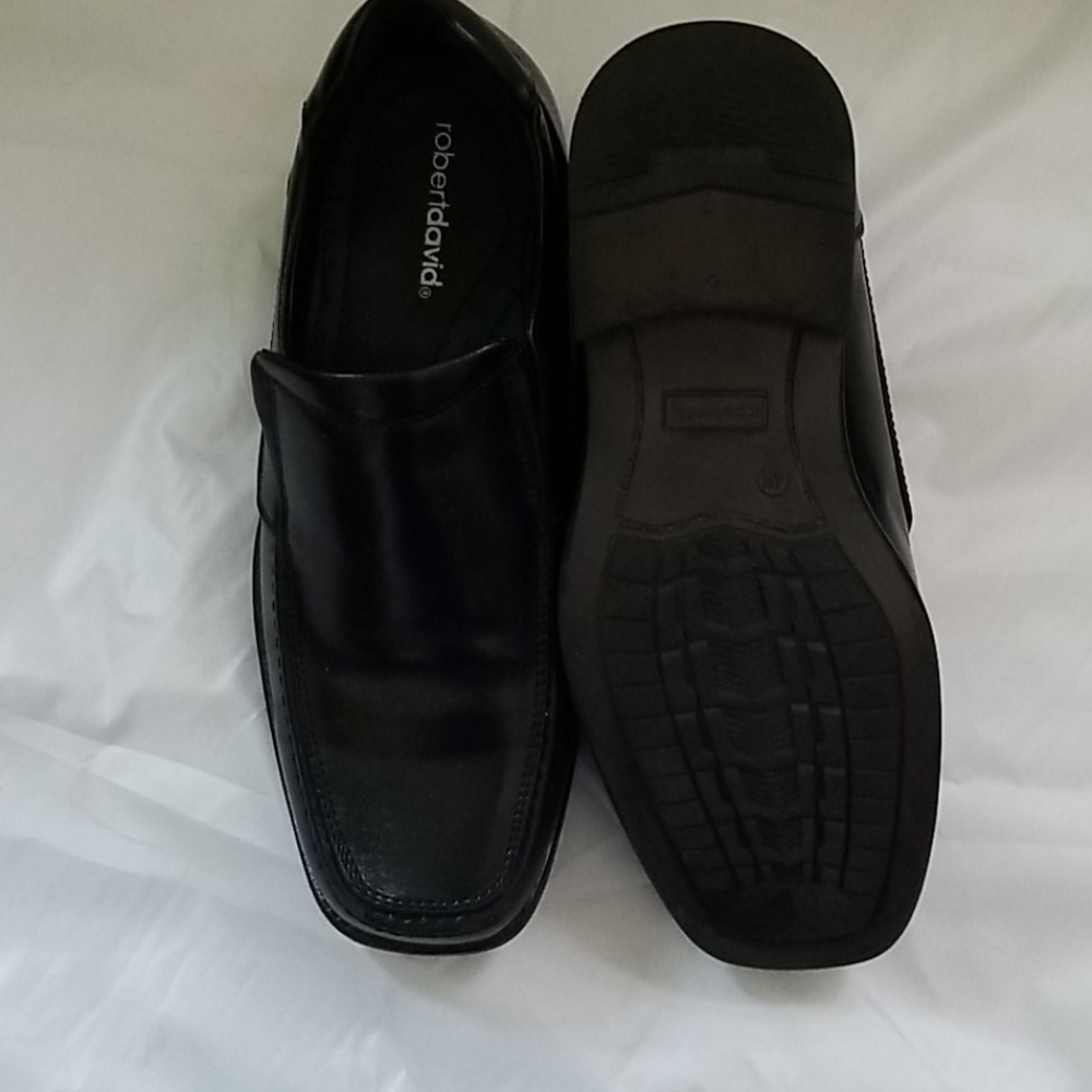 Shoes - Picture 3 of 4